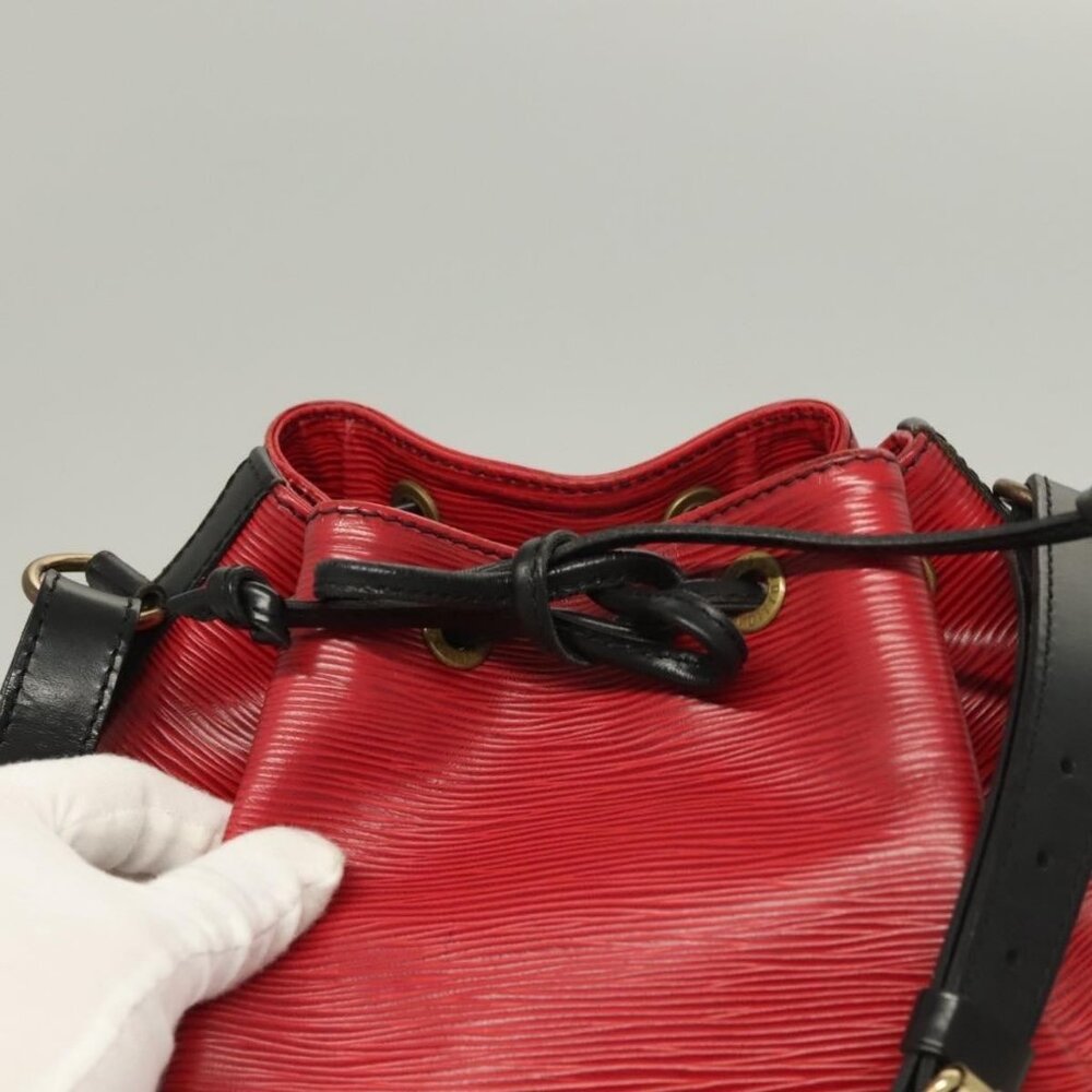 Authentic LOUIS VUITTON Epi Petit Noe Shoulder Bag Red M44107 LV - Picture 2 of 16
